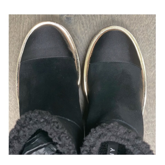 Dkny Women's Fay Suede Booties - Black NWB! - Picture 10 of 16